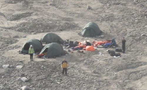 Figure 1. From a recent article in the DailyMail (July 8 2014) about the inquest into the polar bear attack on a group of Eton schoolboys in Svalbard, Norway: “The camp site where Horatio Chapple was mauled to death. Witness Matthew Burke said: 'The bear reared up and then slammed itself down on to Horatio.'” Read it here. 